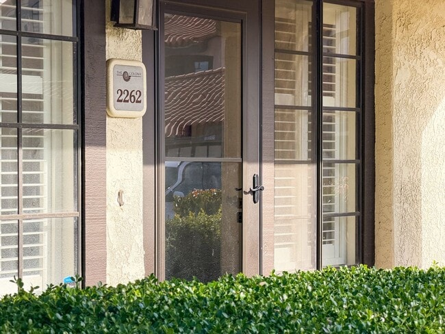 Building Photo - 2262 Martinique Ln