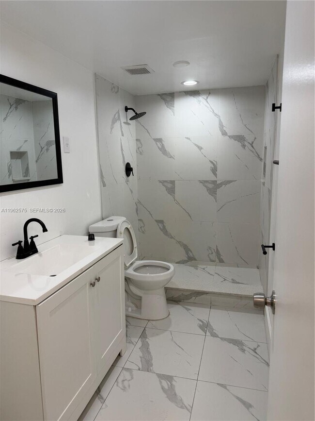 Building Photo - 6190 W 19th Ave