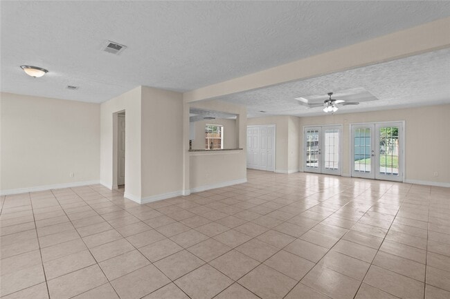 Building Photo - 5818 Silver Frst Dr