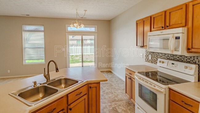 Building Photo - 4110 Ivanhoe St