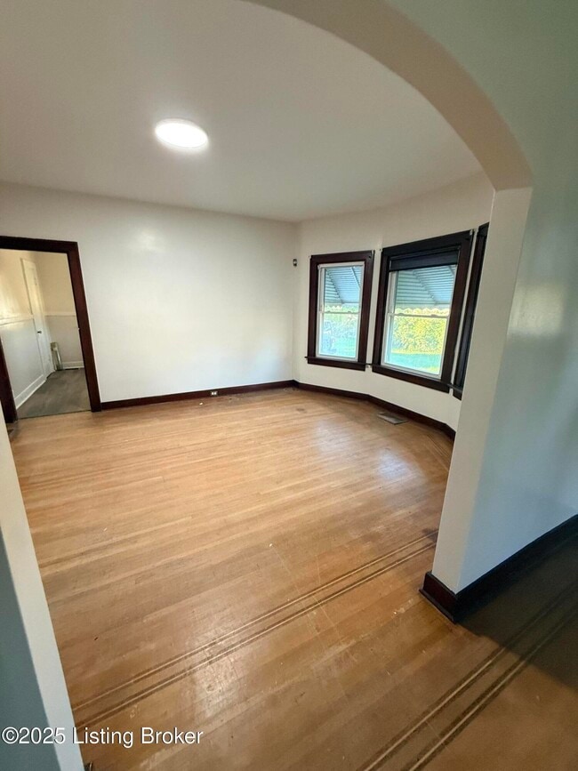 Building Photo - 1620 Sale Ave