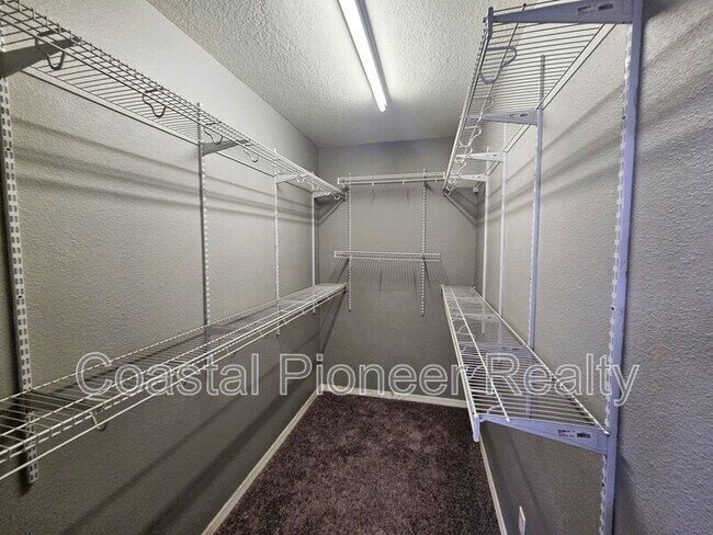 Building Photo - 1824 Mira Lago Cir