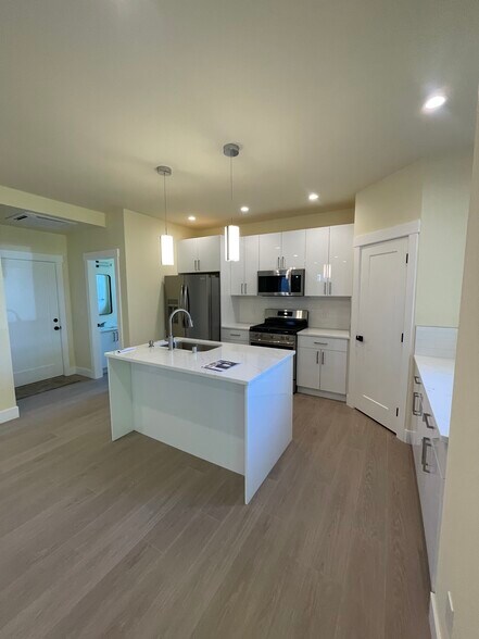 Building Photo - 2850 Sandwood Ln