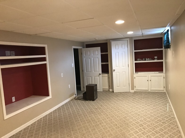 Basement Living Area - 8 Bay Heights Cir