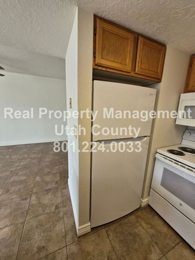 Building Photo - 747 Hanover Dr