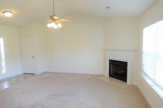 Building Photo - 28 Tigris Way
