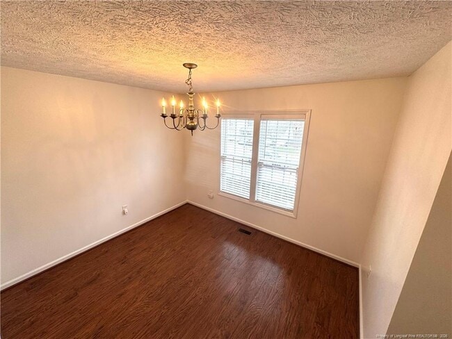 Building Photo - 1050 Roundabout Rd