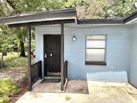 Building Photo - 1049 Glencarin St
