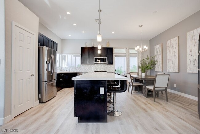 Building Photo - 755 Cam Del Ray