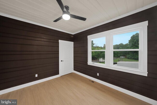 Building Photo - 71 Dreamland Park Dr