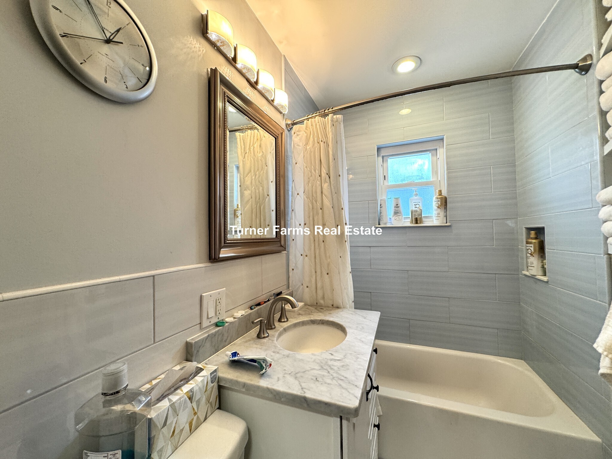 Building Photo - 77 Fairfax St