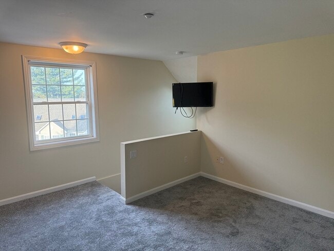 Building Photo - 8 Intervale Ct