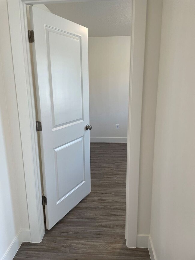 Building Photo - 3 bedroom- 2 bath Newer Construction