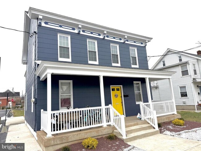 Building Photo - 14 Penn Ave