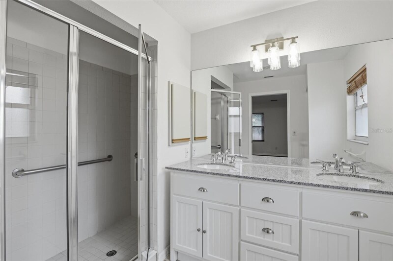 Building Photo - 131 2nd Ave E