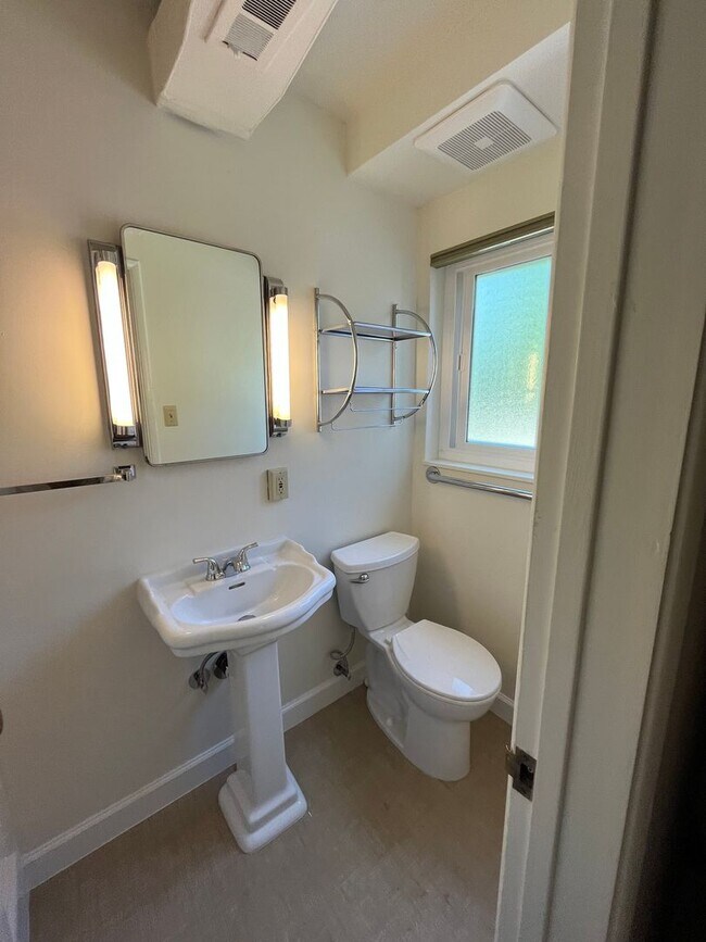 Building Photo - 3810 Hatchery Ln