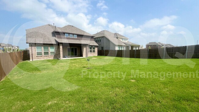 Building Photo - 333 ELK Dr