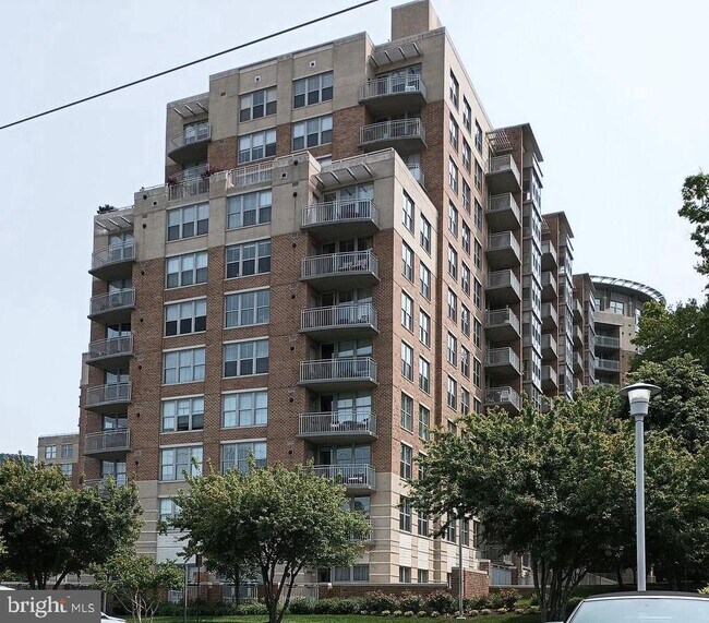 Building Photo - 11800 Sunset Hills Rd