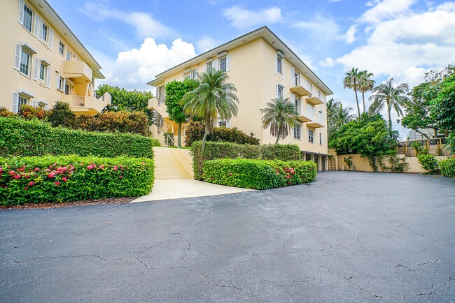 Building Photo - 2103 S Ocean Blvd