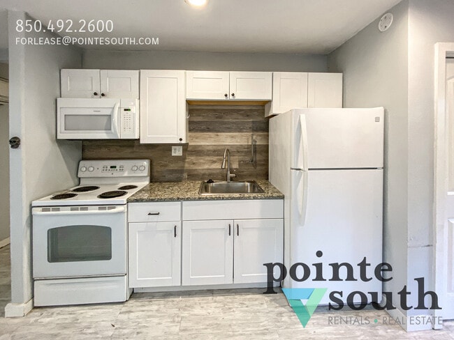 Building Photo - 335 E Canal Dr