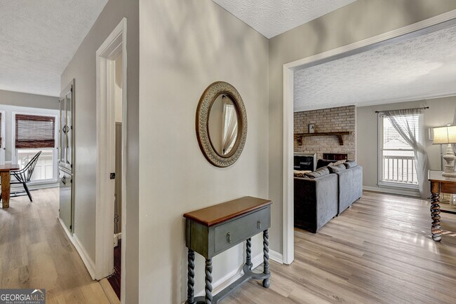 Building Photo - 300 Briarwood Rd