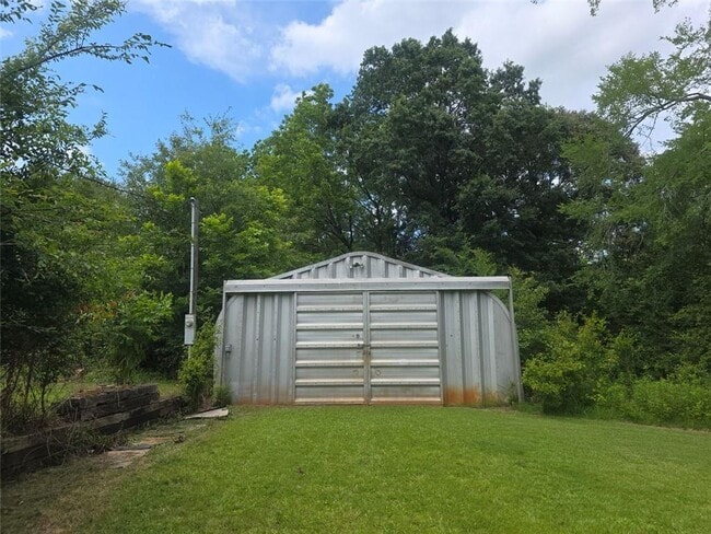 Building Photo - 220 Tuscarora Trail