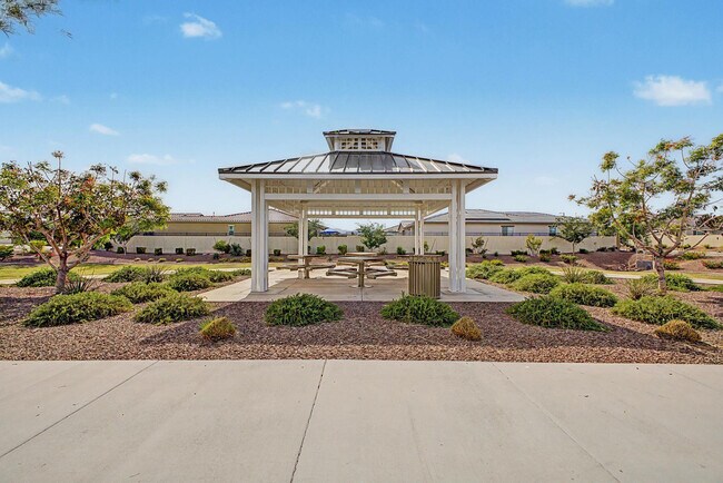 Building Photo - 13103 N 174th Dr