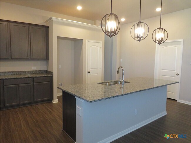 Building Photo - 6308 Golden Gate Dr