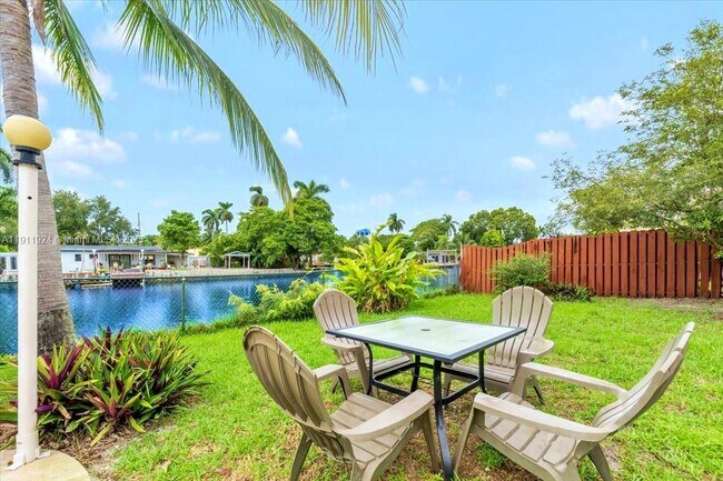 Building Photo - 2650 Scott St