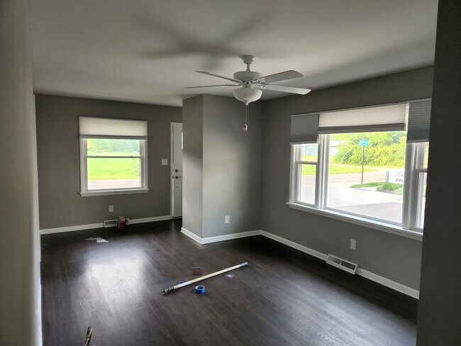 Building Photo - 220 Old County Line Rd