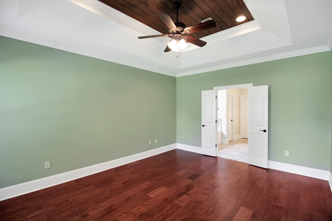 Building Photo - 114 Huber St