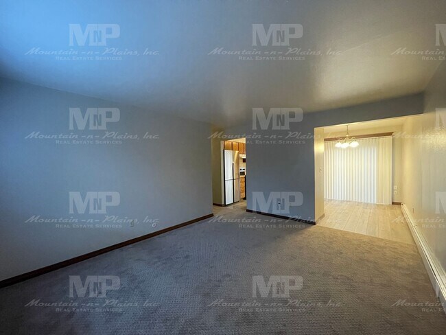 Building Photo - 1628 Azalea Dr