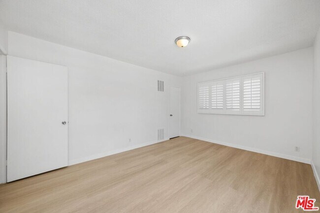 Building Photo - 2621 S Centinela Ave