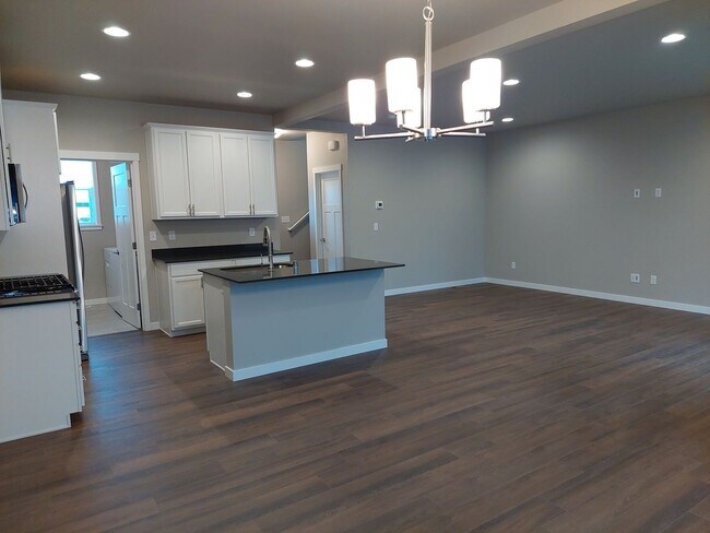 Building Photo - Beautiful Three Bedroom In Ferndale