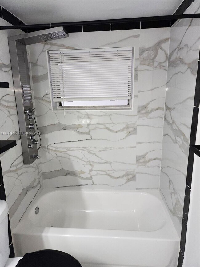 Building Photo - 11750 NE 16th Ave