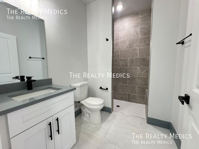 Building Photo - 2226 Rock Dr