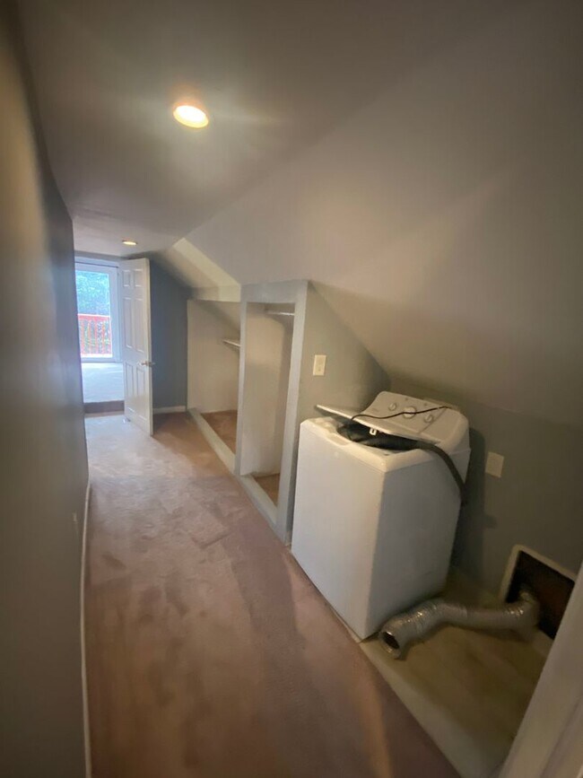 Building Photo - 233 S State Rd