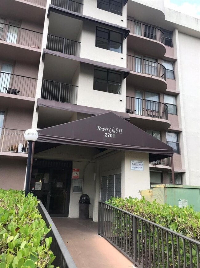 Primary Photo - 2701 Riverside Dr