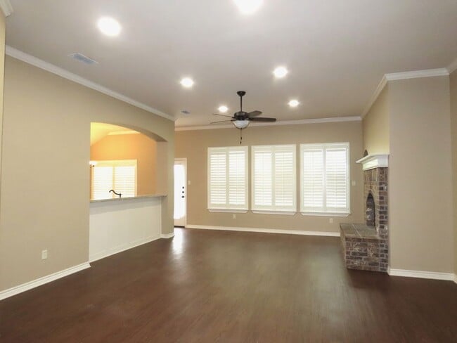 Building Photo - Coming Soon!! Lindale, Gorgeous 4 Bedroom, 2 Bath Home!