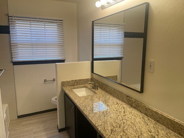 Guest Bath - 5408 8th St