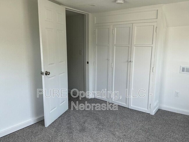 Building Photo - 4245 Burdette St