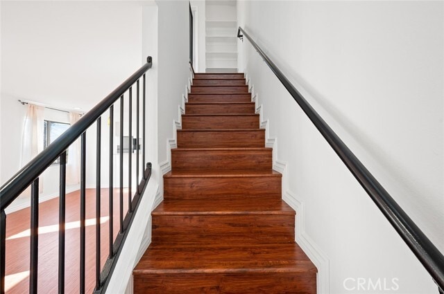 Building Photo - 1021 Coronado Terrace