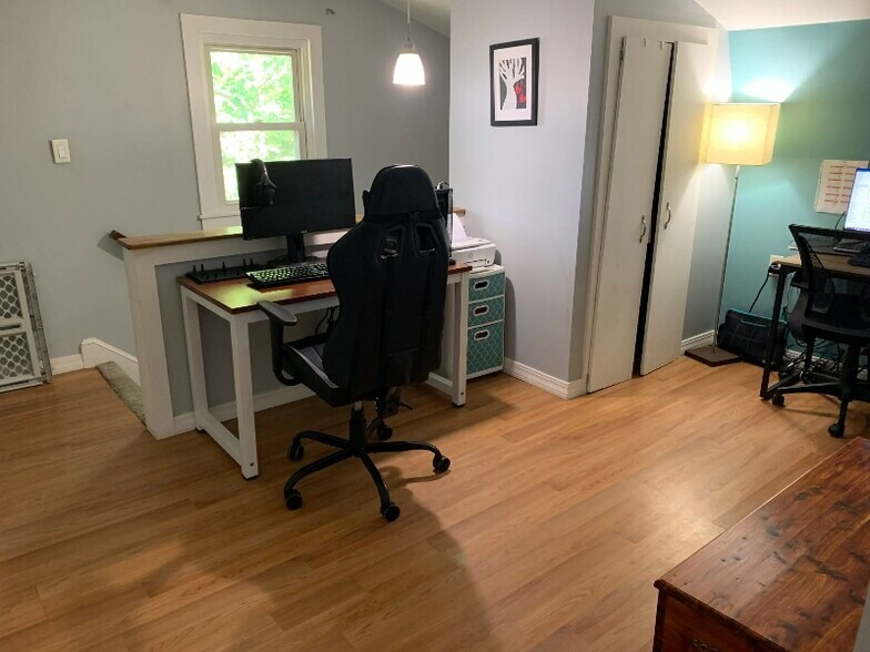 Building Photo - 5 Pollinger Rd