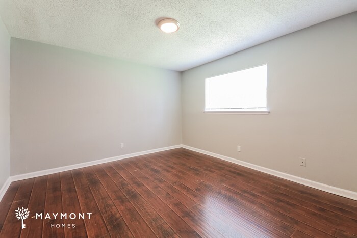 Building Photo - 6205 Magnolia Ln