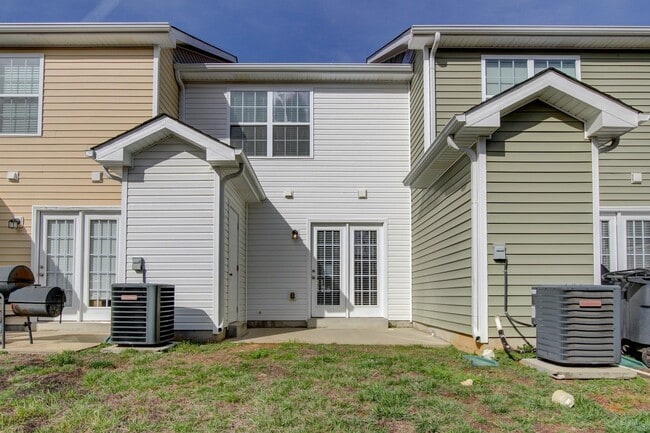 Building Photo - 322 Sam Houston Cir