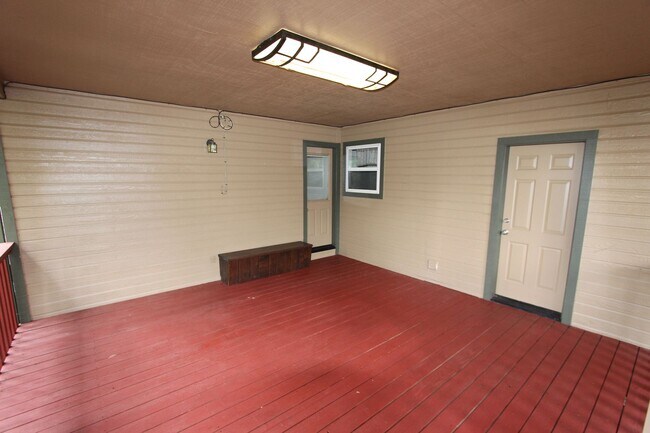 Building Photo - 2100 N Timberline Rd