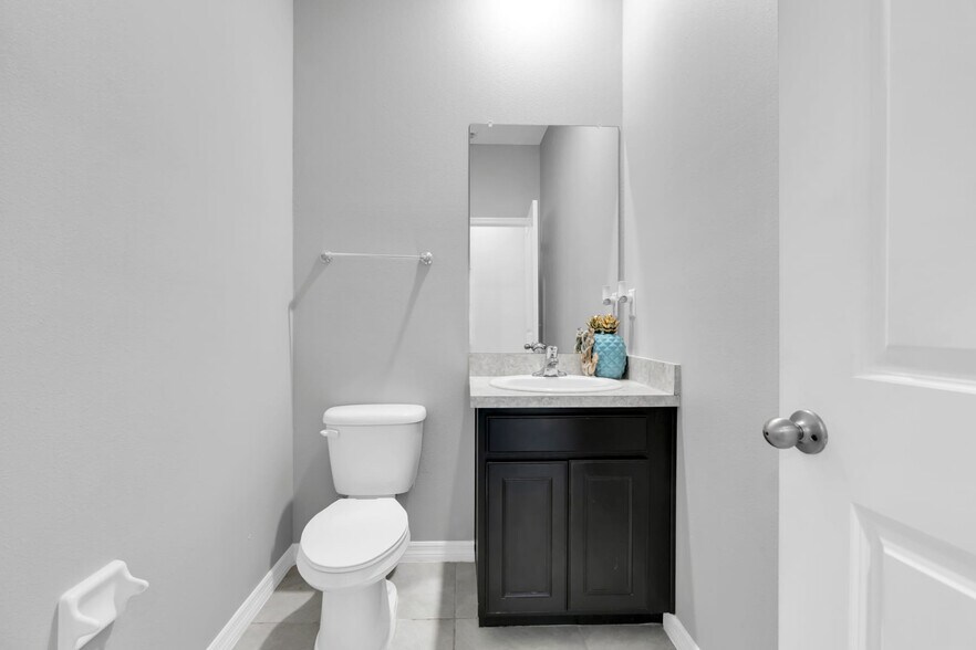 Building Photo - 528 Ocean Spray Dr