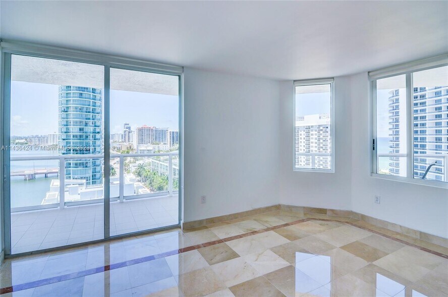 Building Photo - 5900 Collins Ave