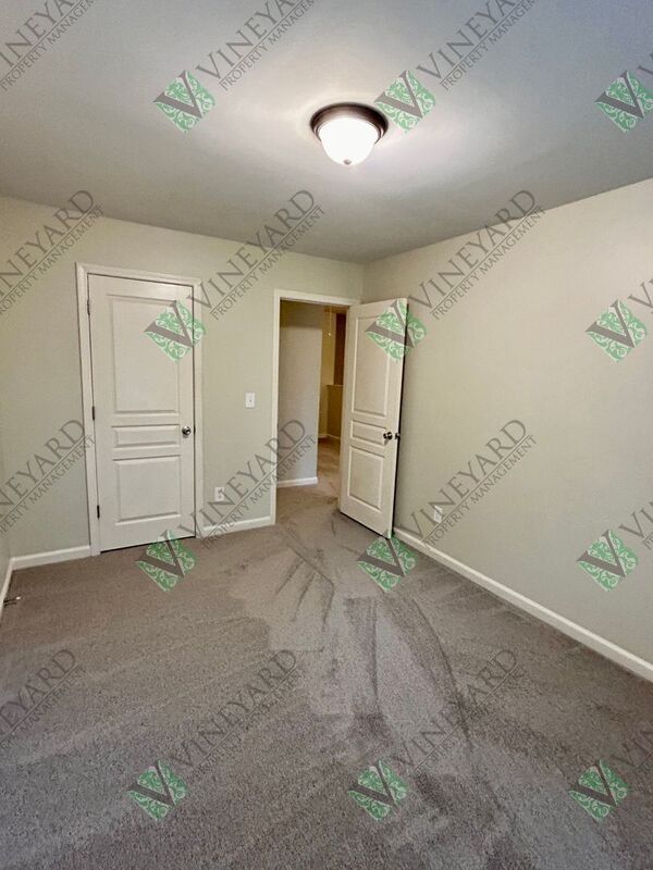 Building Photo - 6130 Elmshorn Way