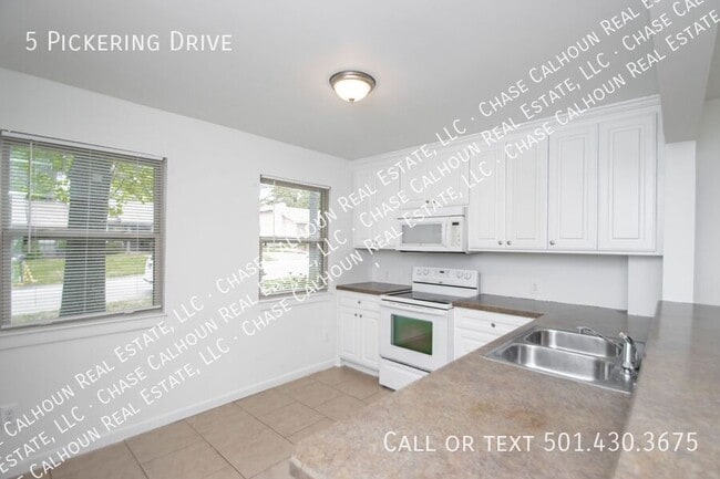 Building Photo - 5 Pickering Dr